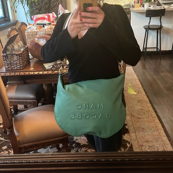 Marc Jacobs Handbags - 🥳🎉HOST PICK🎉🥳Gorgeous Marc Jacob’s leather bag